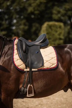 Amory Dressurschabracke mit Monogrammbestickung