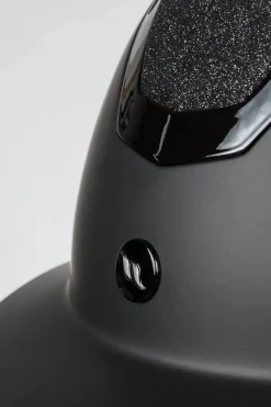 Caracas Reithelm mit glatter Oberseite