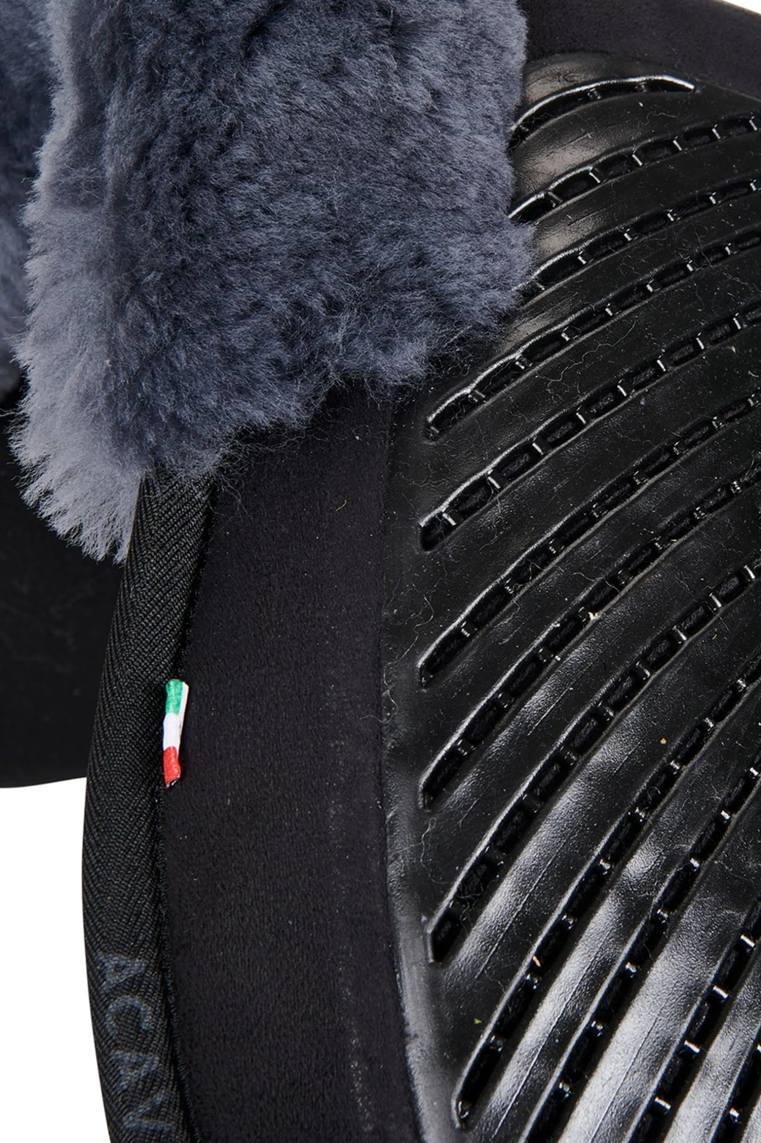 Close Contact Gel & Memory Foam Pad mit Lammfell