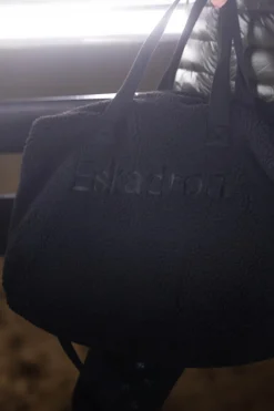 Dynamics AW25 Shopper aus Teddy-Material