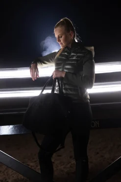 Dynamics AW25 Shopper aus Teddy-Material