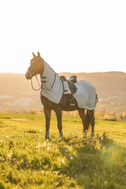 Eira UV-Ausreitdecke mit Fliegenschutz und abnehmbarem Halsteil