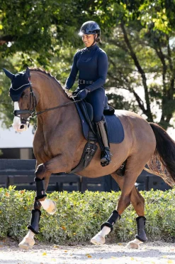 Essence Dressurschabracke