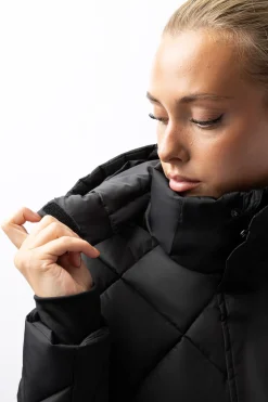 Gem leicht wattierter Damenmantel