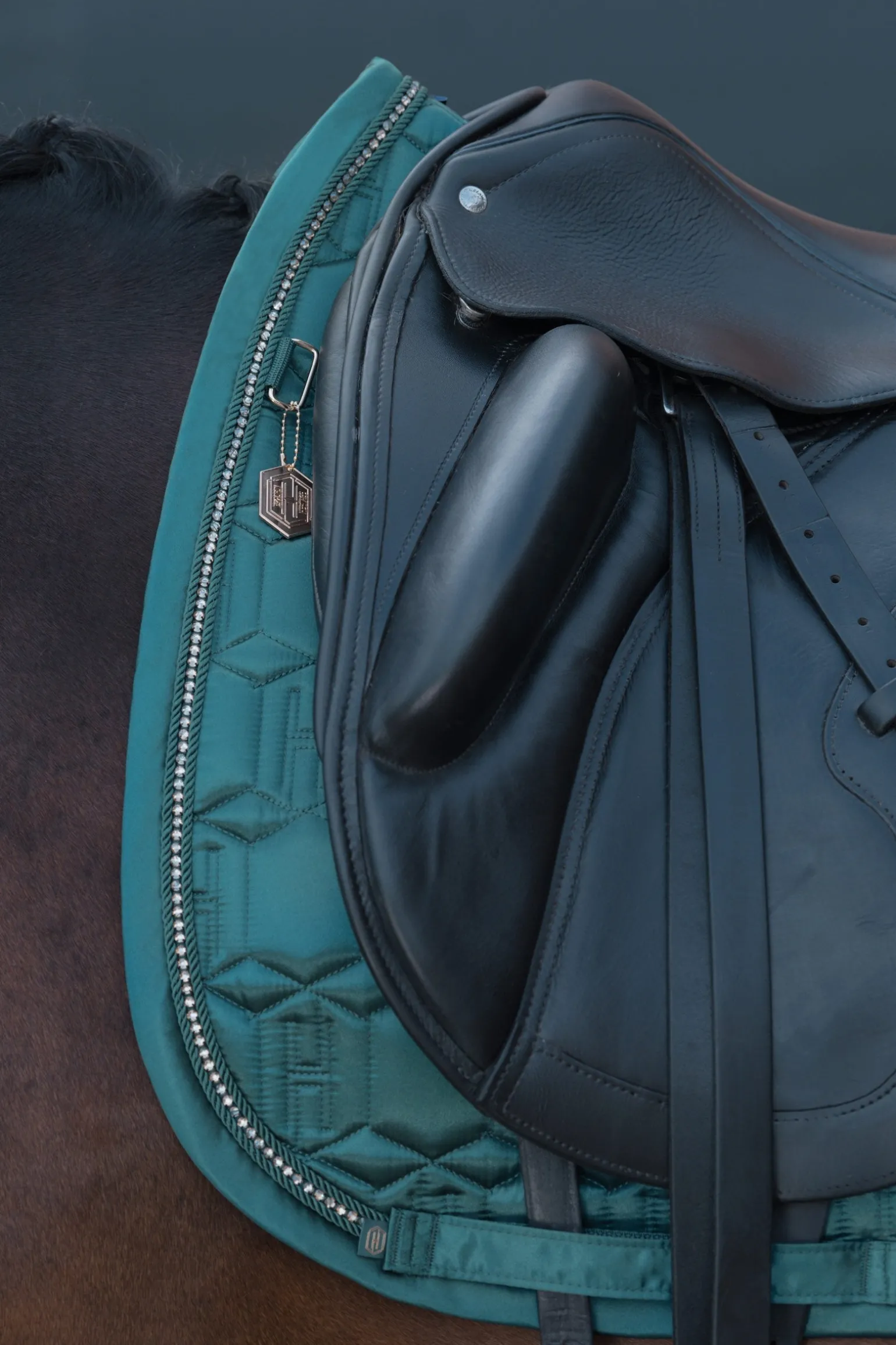 Heritage AW24 Satin Crystal Dressurschabracke