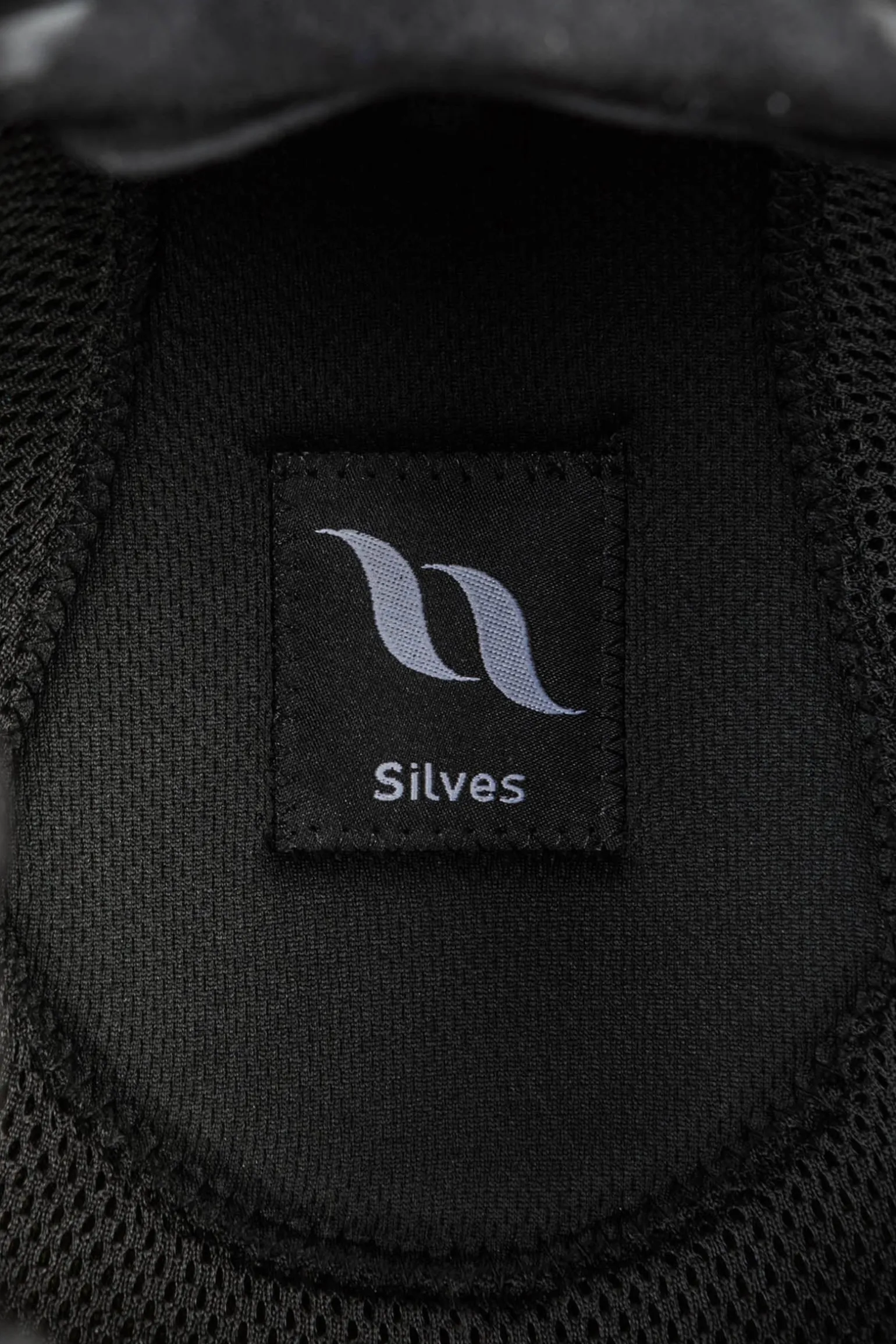 Silves Reithelm mit glatter Oberseite