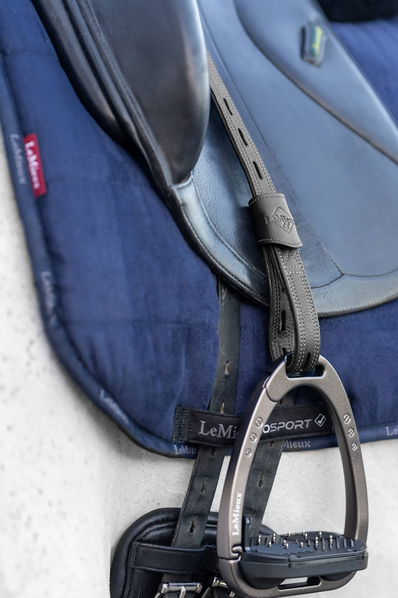 Vector Close Contact Leder Steigbügelriemen