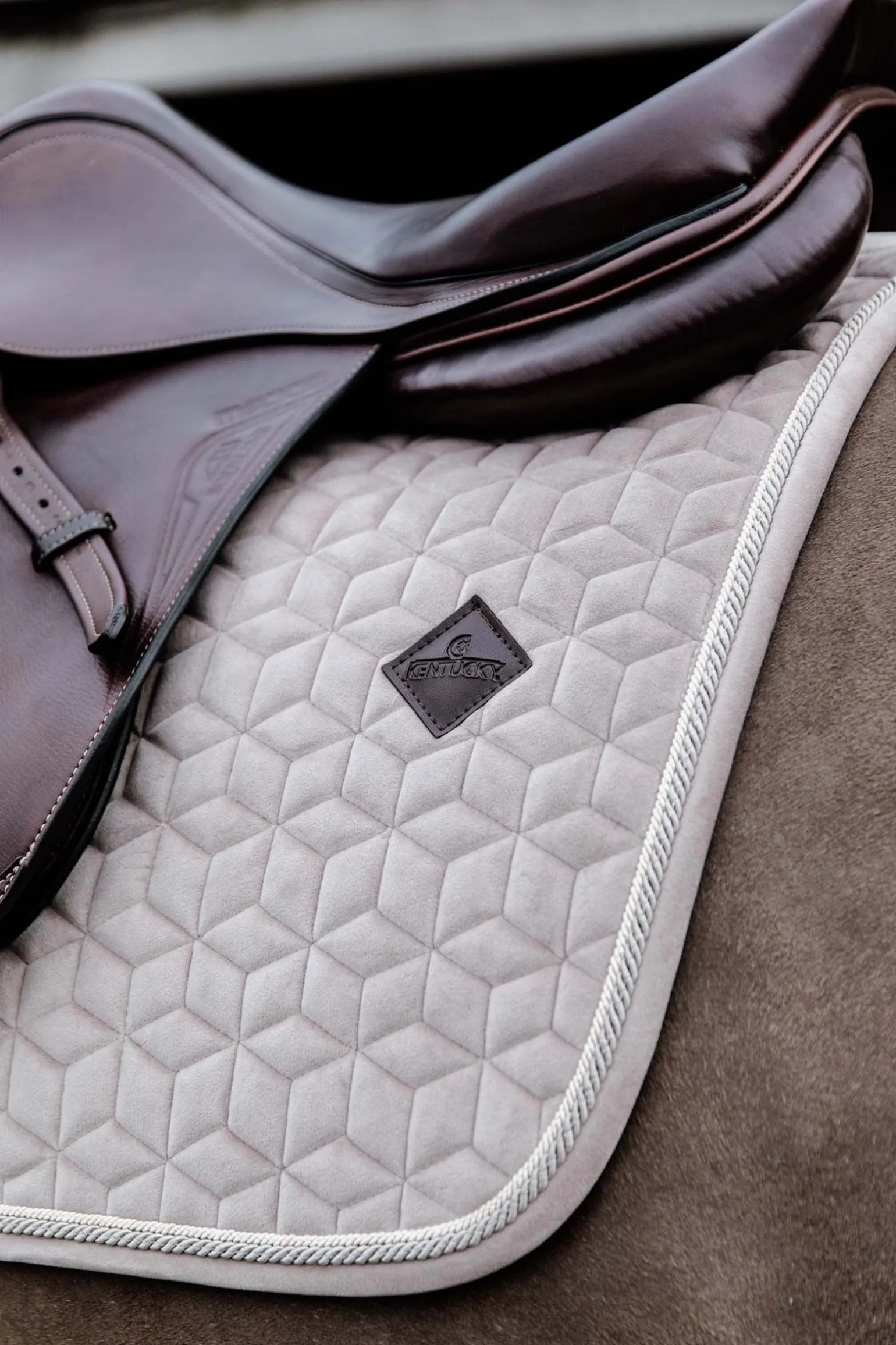 Velvet Basic Springschabracke