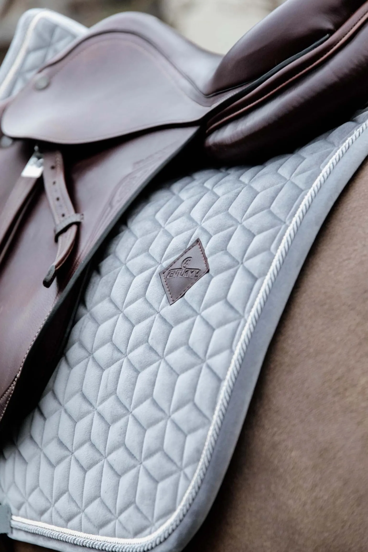 Velvet Basic Springschabracke