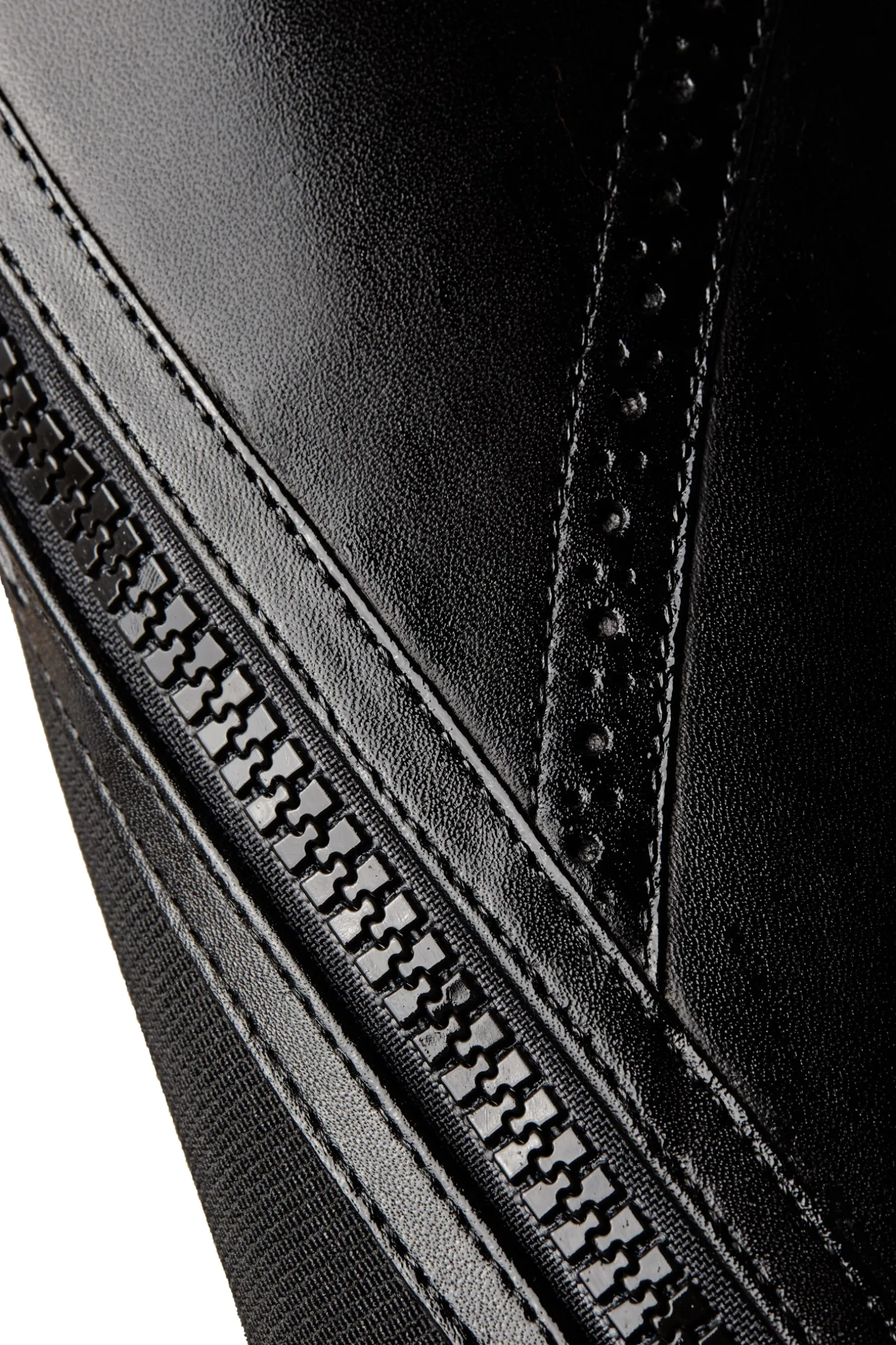 Wicklow Chaps mit Lochmuster